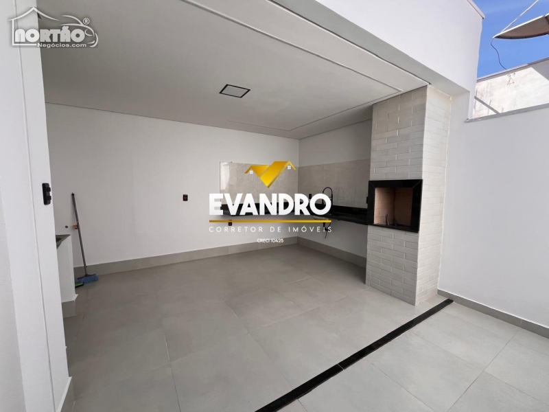 Casa à venda com 3 quartos, 80m² - Foto 9