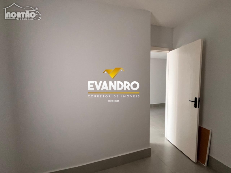 Casa à venda com 3 quartos, 80m² - Foto 10
