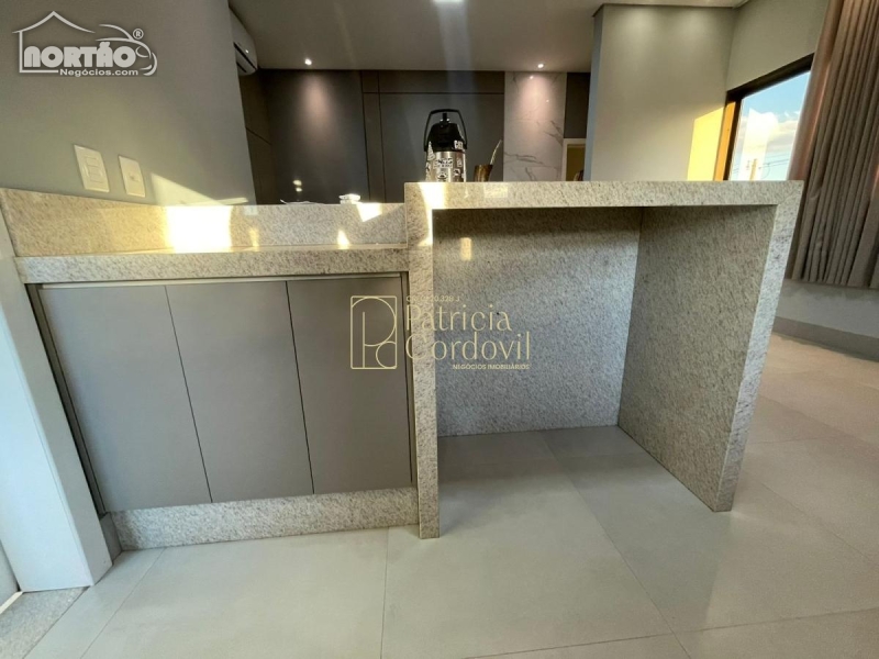 Casa à venda com 3 quartos, 77m² - Foto 4