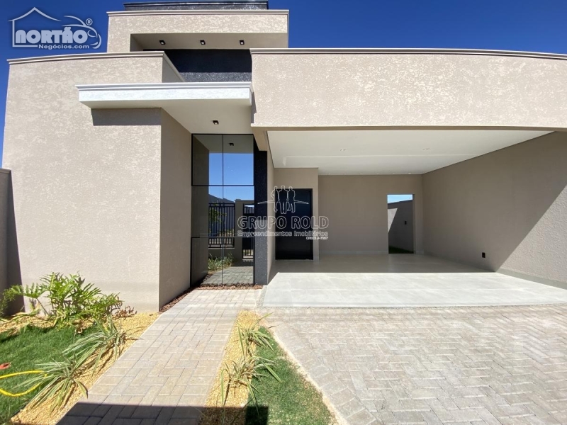 CASA A VENDA NO RESIDENCIAL PARQUE DO LAGO EM SINOP/MT