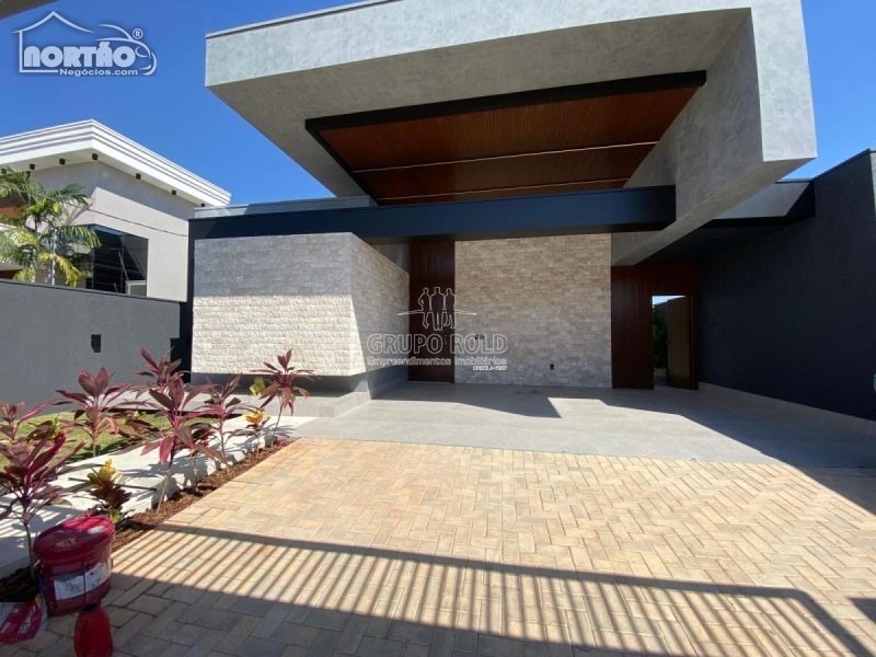 CASA a venda no RESIDENCIAL PARIS em Sinop/MT