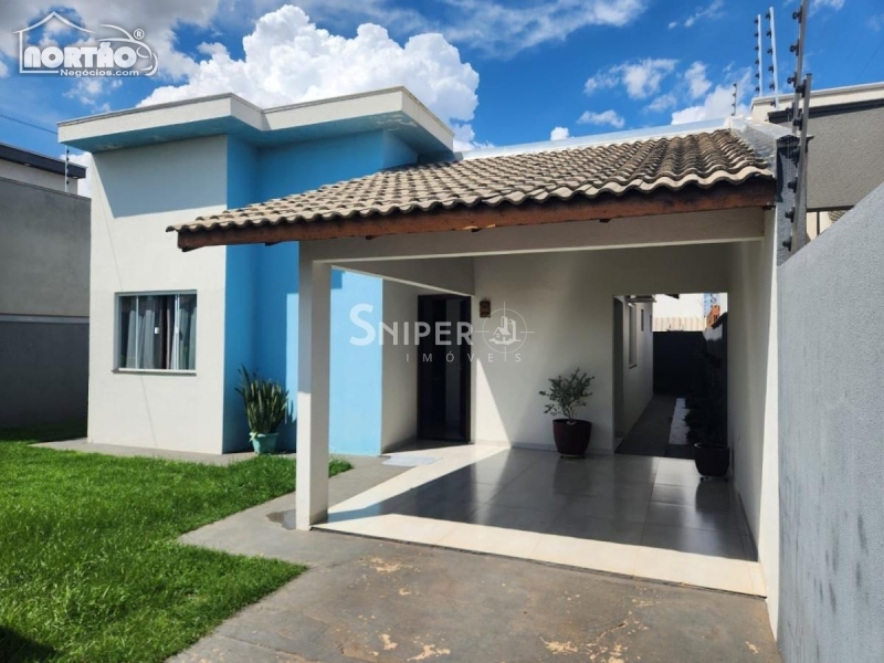 CASA A VENDA NO JARDIM MONTE CARLO EM SINOP/MT