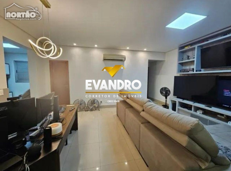Apartamento a venda no JARDIM PETRÓPOLIS em Cuiabá/MT