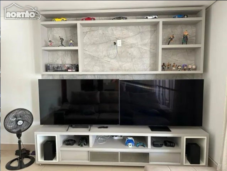 Casa à venda com 3 quartos, 134m² - Foto 3