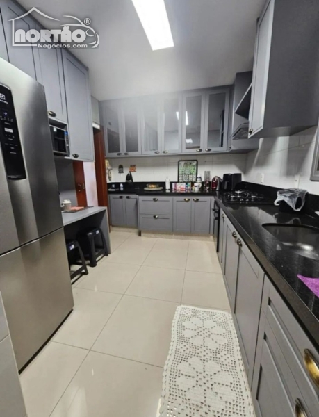 Casa à venda com 3 quartos, 134m² - Foto 7