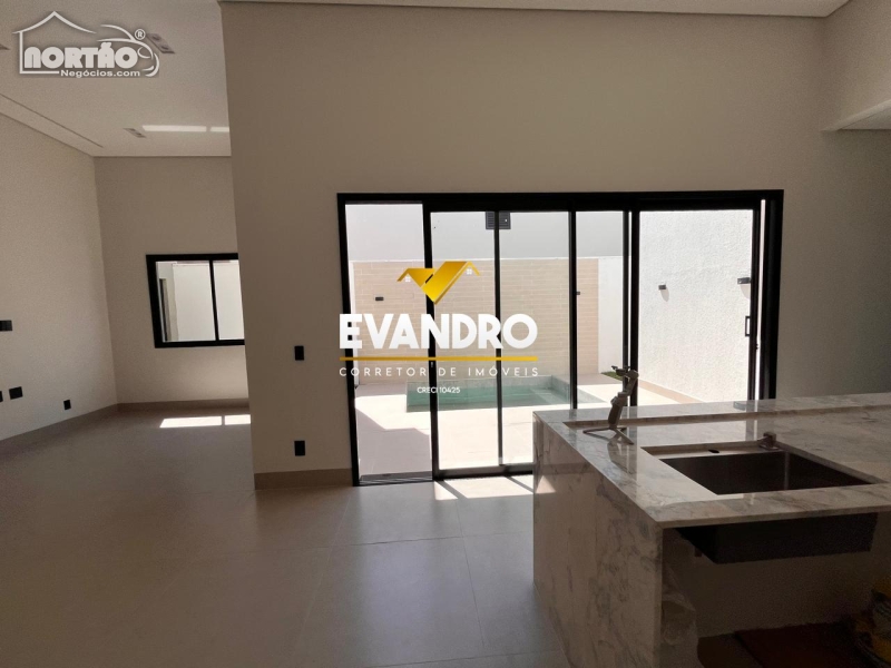 CASA A VENDA NO CONDOMÍNIO BELVEDERE EM CUIABÁ/MT