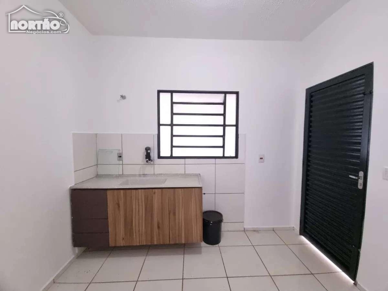Casa à venda com 4 quartos, 125m² - Foto 4