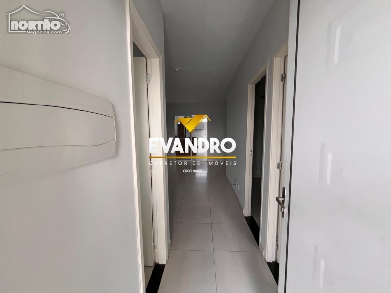 Casa à venda com 2 quartos, 75m² - Foto 4