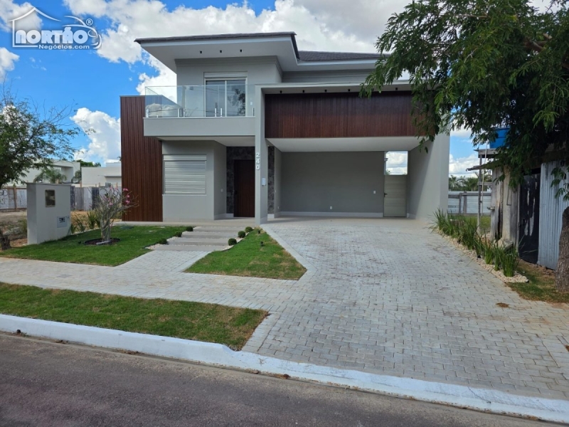 CASA A VENDA NO CONDOMINIO PORTAL DA MATA EM SINOP/MT