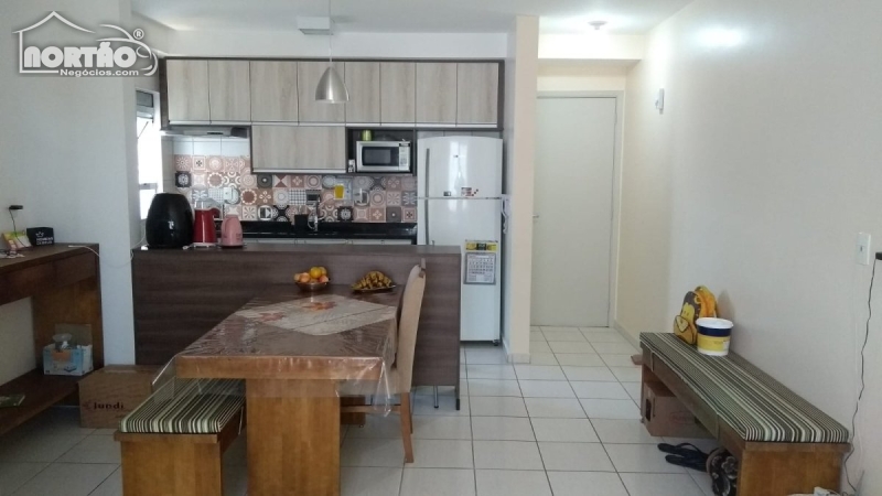 Casa à venda com 4 quartos, 71m² - Foto 2