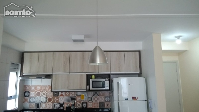 Casa à venda com 4 quartos, 71m² - Foto 3