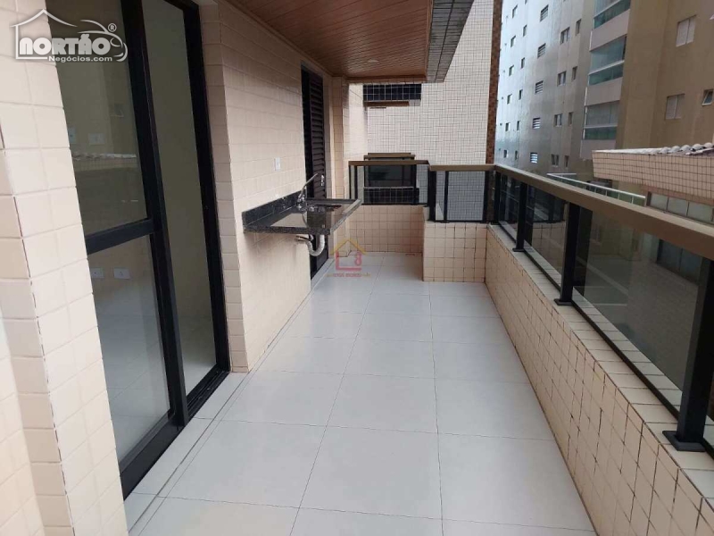 Apartamento para locação no CANTO DO FORTE em Praia Grande/SP