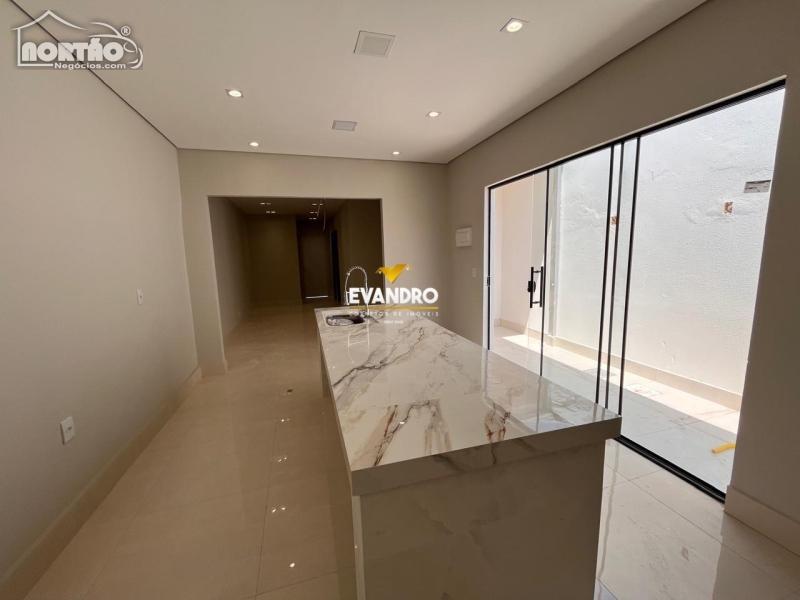 Casa à venda com 3 quartos, 80m² - Foto 5