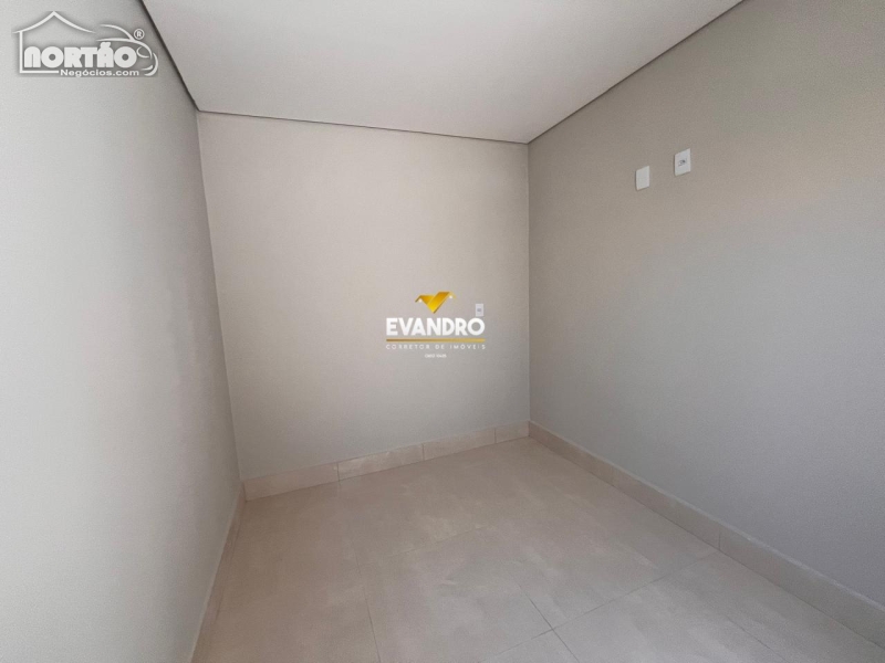 Casa à venda com 3 quartos, 80m² - Foto 10