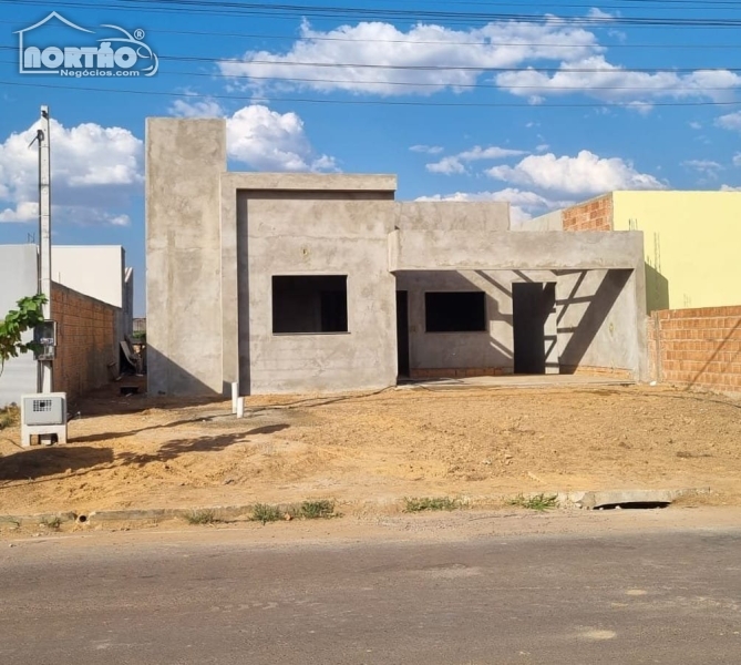 CASA A VENDA NO RESIDENCIAL BONNE VIE EM SINOP/MT