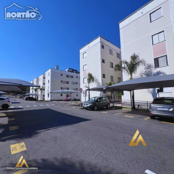 Casa à venda com 3 quartos, 44m² - Foto 1