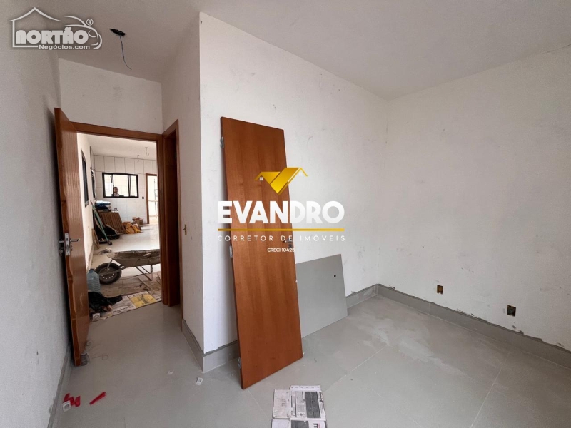 Casa à venda com 3 quartos, 105m² - Foto 6