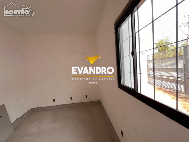 Casa à venda com 3 quartos, 105m² - Foto 7