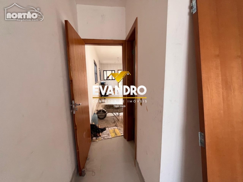 Casa à venda com 3 quartos, 105m² - Foto 8