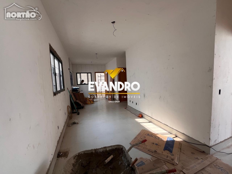 Casa à venda com 3 quartos, 105m² - Foto 10