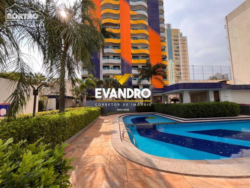 Casa à venda com 4 quartos, 216m² - Foto 1