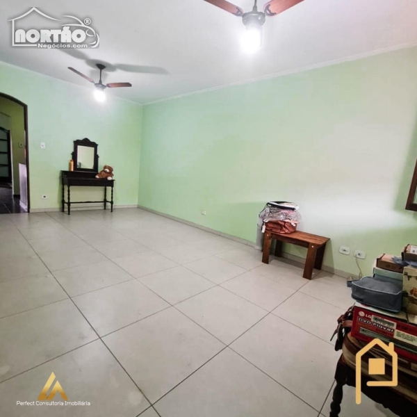 Casa à venda com 4 quartos, 280m² - Foto 5