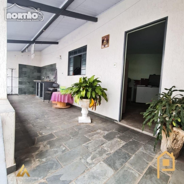 Casa à venda com 4 quartos, 280m² - Foto 8