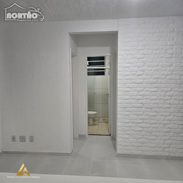Casa à venda com 3 quartos, 45m² - Foto 8
