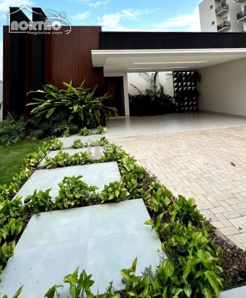 CASA A VENDA NO JARDIM BELO HORIZONTE EM SINOP/MT
