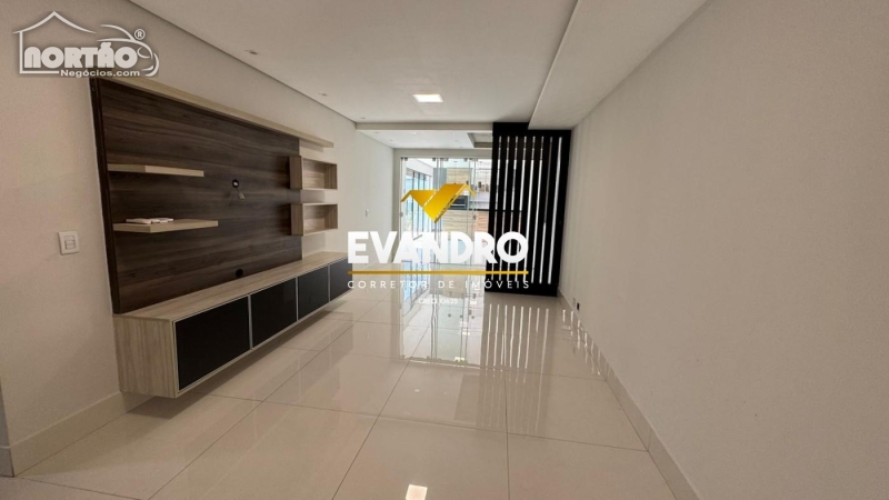 CASA A VENDA NO JARDIM IMPERIAL EM CUIABÁ/MT