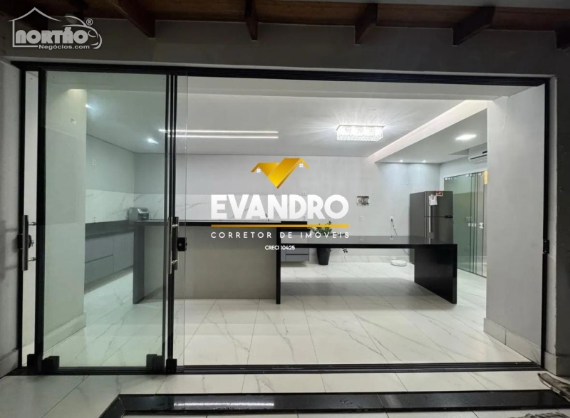 CASA A VENDA NO JARDIM IMPERIAL EM CUIABÁ/MT