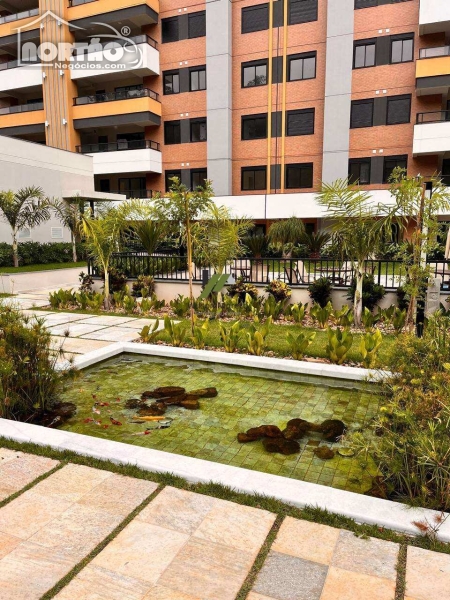 Casa à venda com 5 quartos, 95m² - Foto 1