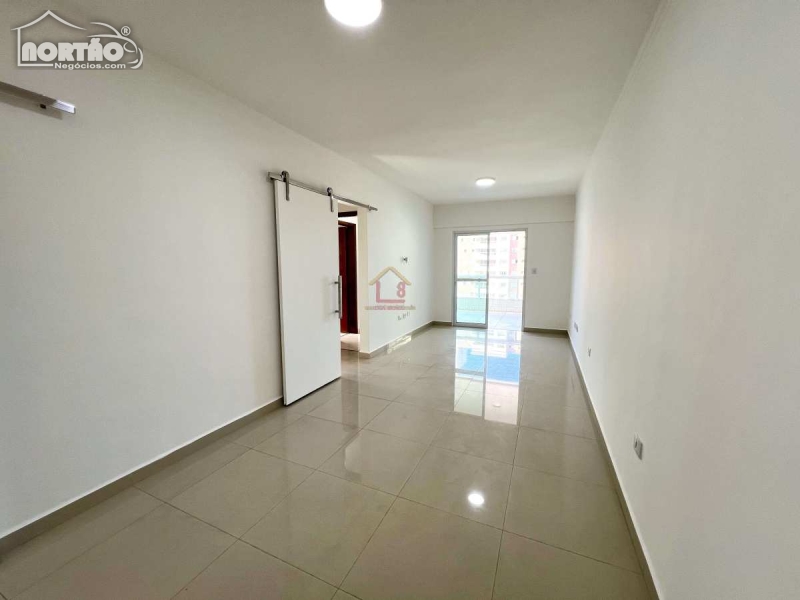 Apartamento a venda no CANTO DO FORTE em Praia Grande/SP