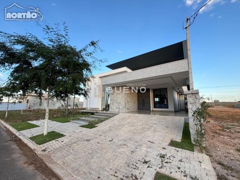 CASA a venda no CONDOMINIO PLATINI URBAN PARK em Sinop/MT