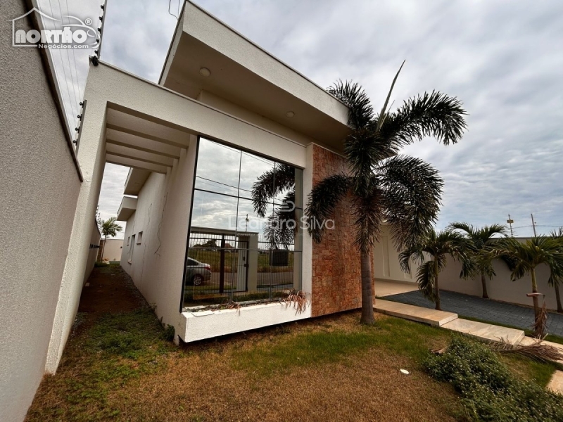 CASA a venda no JARDIM MONET em Sinop/MT