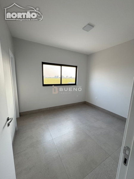 Casa à venda com 2 quartos, 67m² - Foto 4