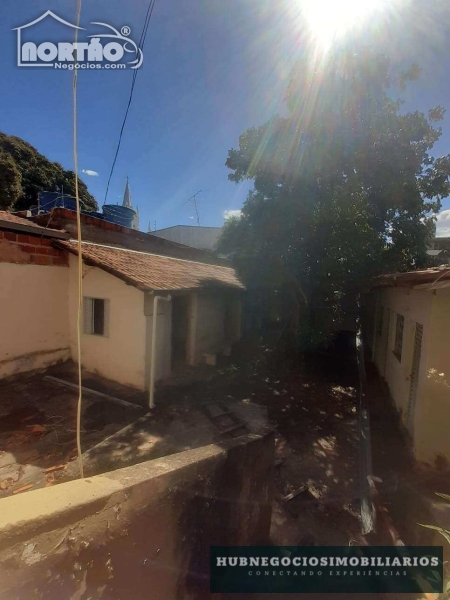 CASA A VENDA NO CENTRO EM MONTES CLAROS/MG