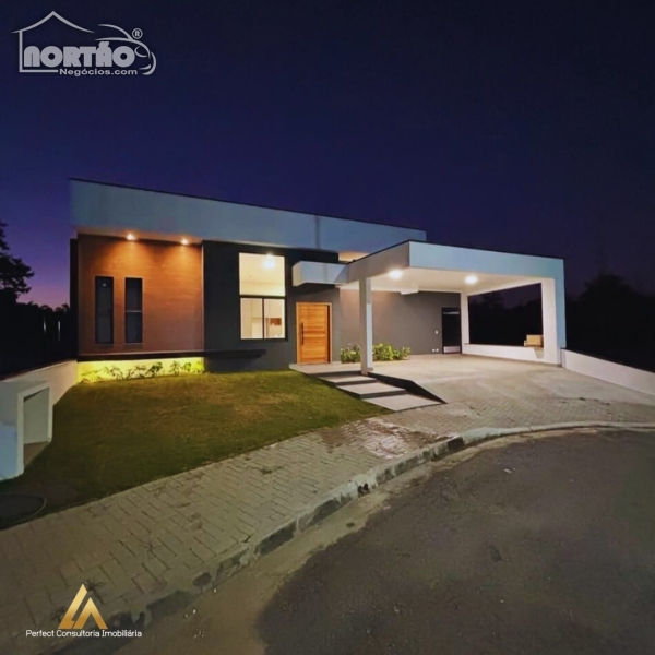 CASA a venda no PARQUE SENHOR DO BONFIM em Taubaté/SP