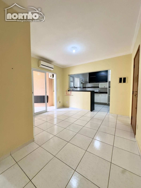 Apartamento a venda no GUILHERMINA em Praia Grande/SP