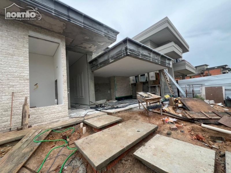 CASA a venda no CONDOMÍNIO ALAMEDA DAS CORES em Sinop/MT