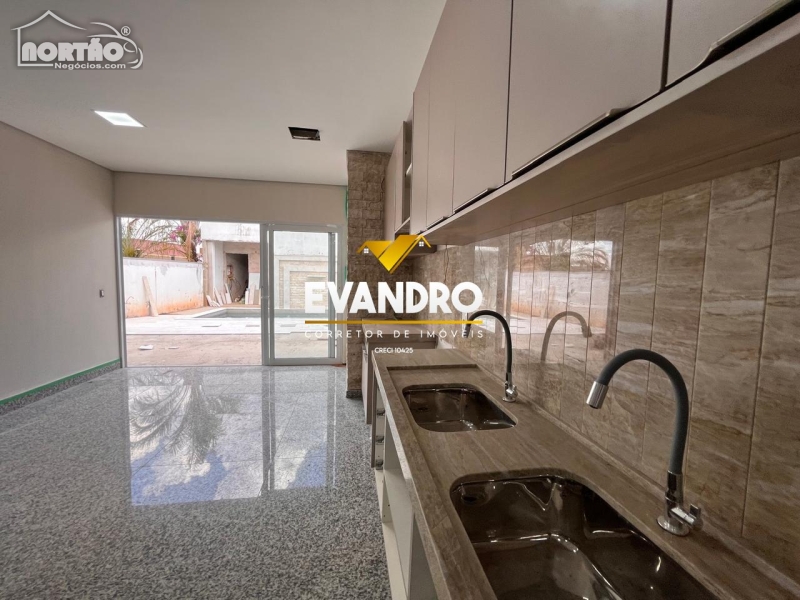 Casa a venda no JARDIM ITÁLIA em Cuiabá/MT