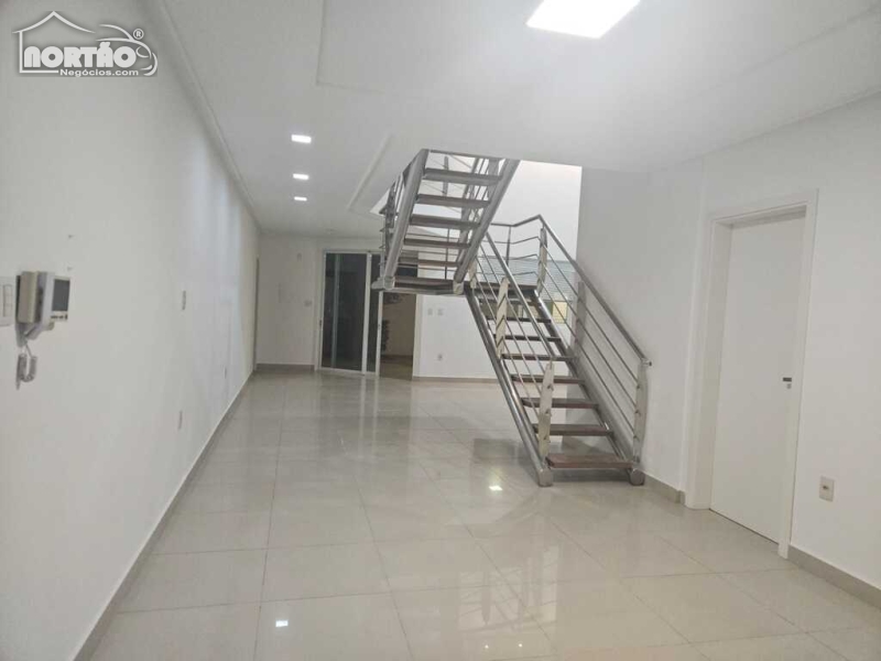 Casa, 4 quartos, 331 m² - Foto 9