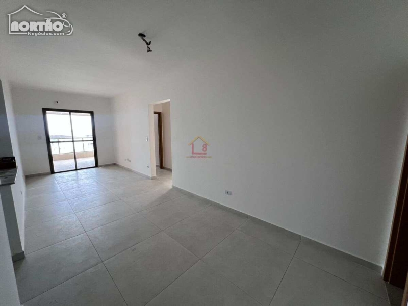 Apartamento a venda no CANTO DO FORTE em Praia Grande/SP