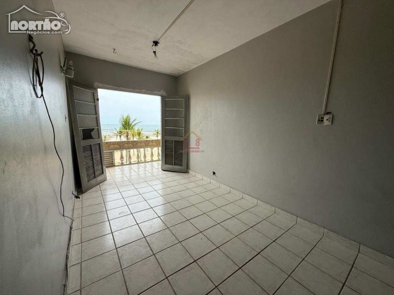 Apartamento a venda no GUILHERMINA em Praia Grande/SP