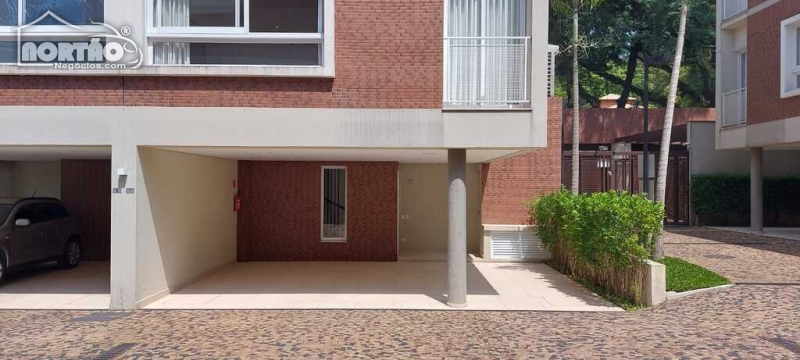 CASA A VENDA NO MORUMBI EM SÃO PAULO/SP
