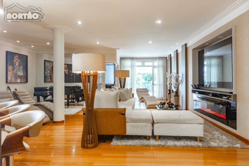 Casa a venda no INTERLAGOS em São Paulo/SP