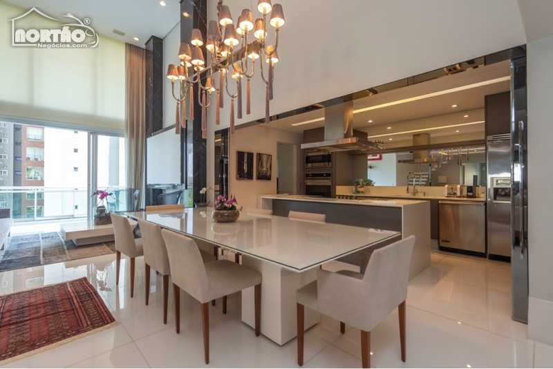 APARTAMENTO A VENDA NO CAMPO BELO EM SÃO PAULO/SP