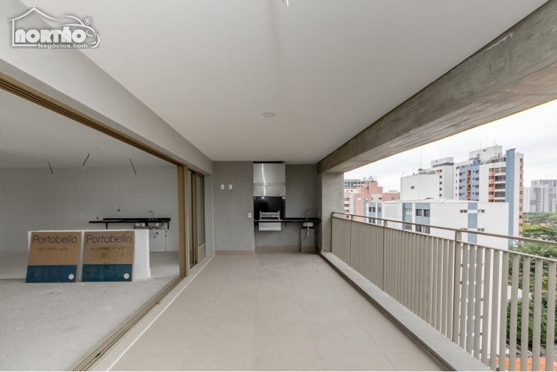APARTAMENTO A VENDA NO MOEMA EM SÃO PAULO/SP