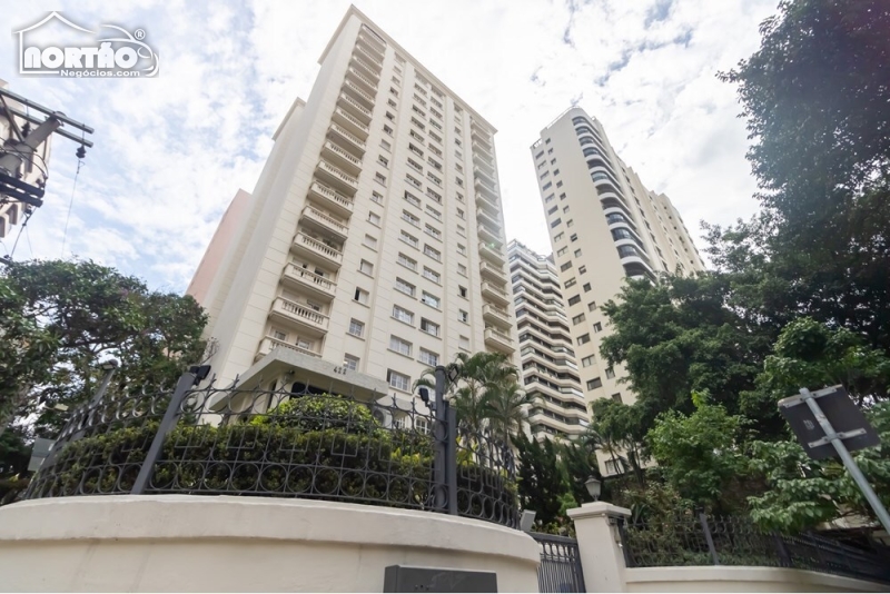 APARTAMENTO A VENDA NO MOEMA EM SÃO PAULO/SP