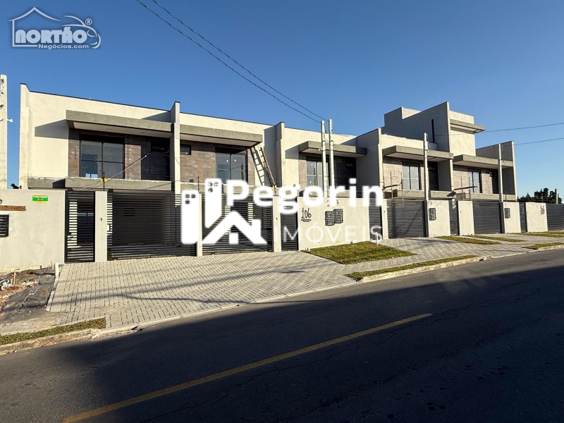 SOBRADO A VENDA NO ALTO TARUMÃ EM PINHAIS/PR